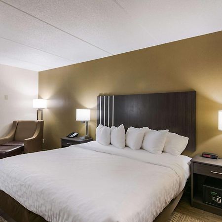 Clarion Pointe Jamestown - Falconer Luaran gambar