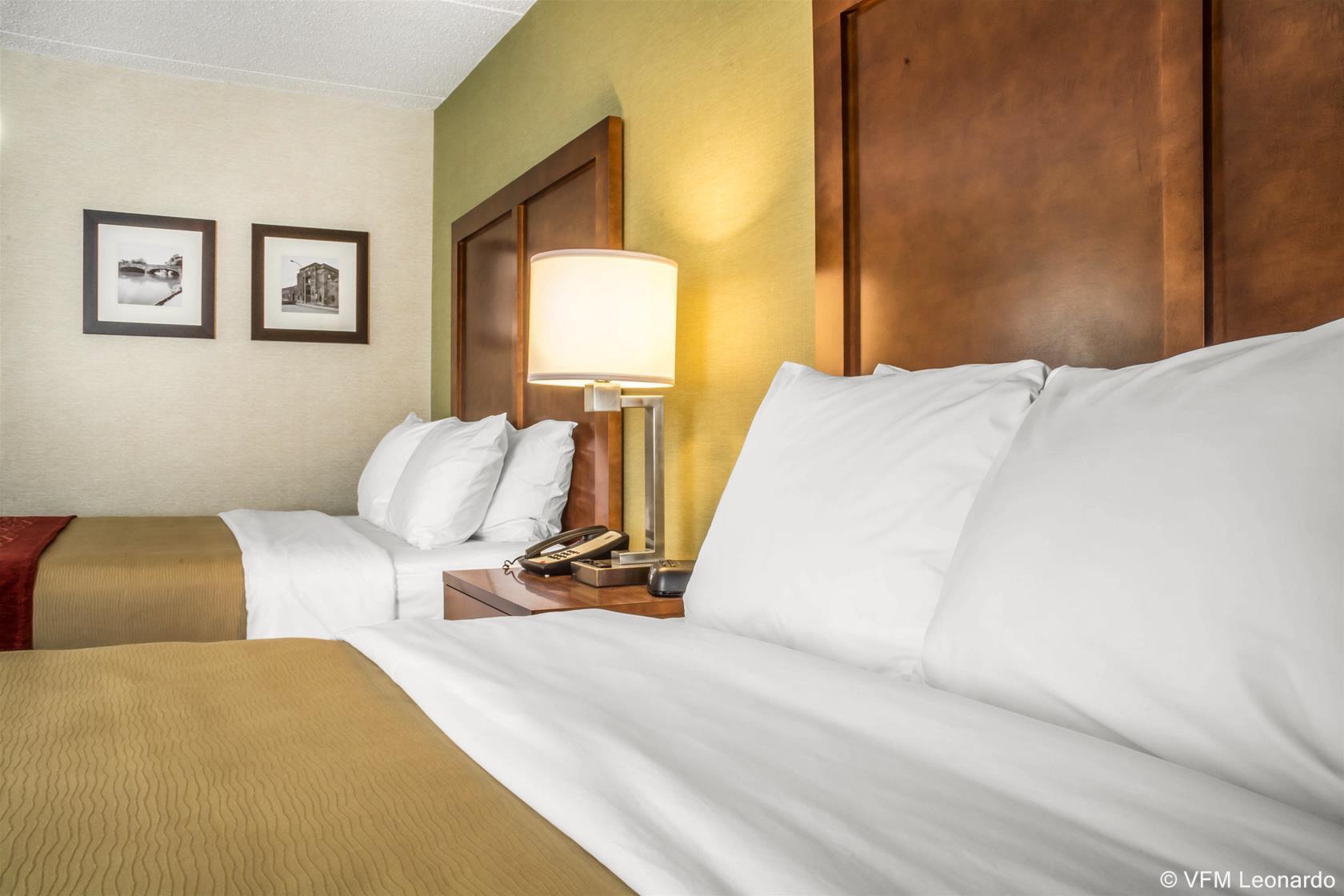Clarion Pointe Jamestown - Falconer Luaran gambar