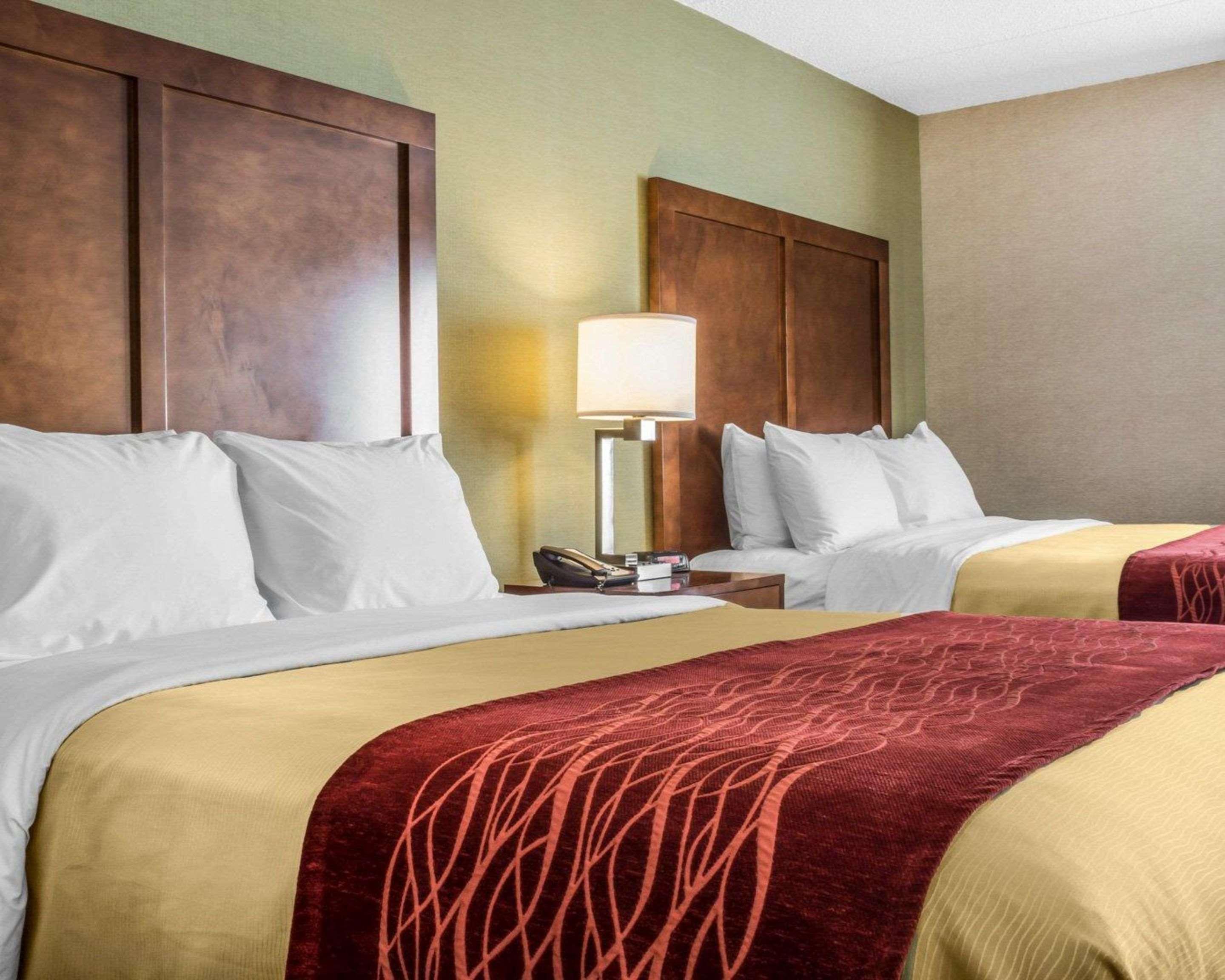Clarion Pointe Jamestown - Falconer Luaran gambar