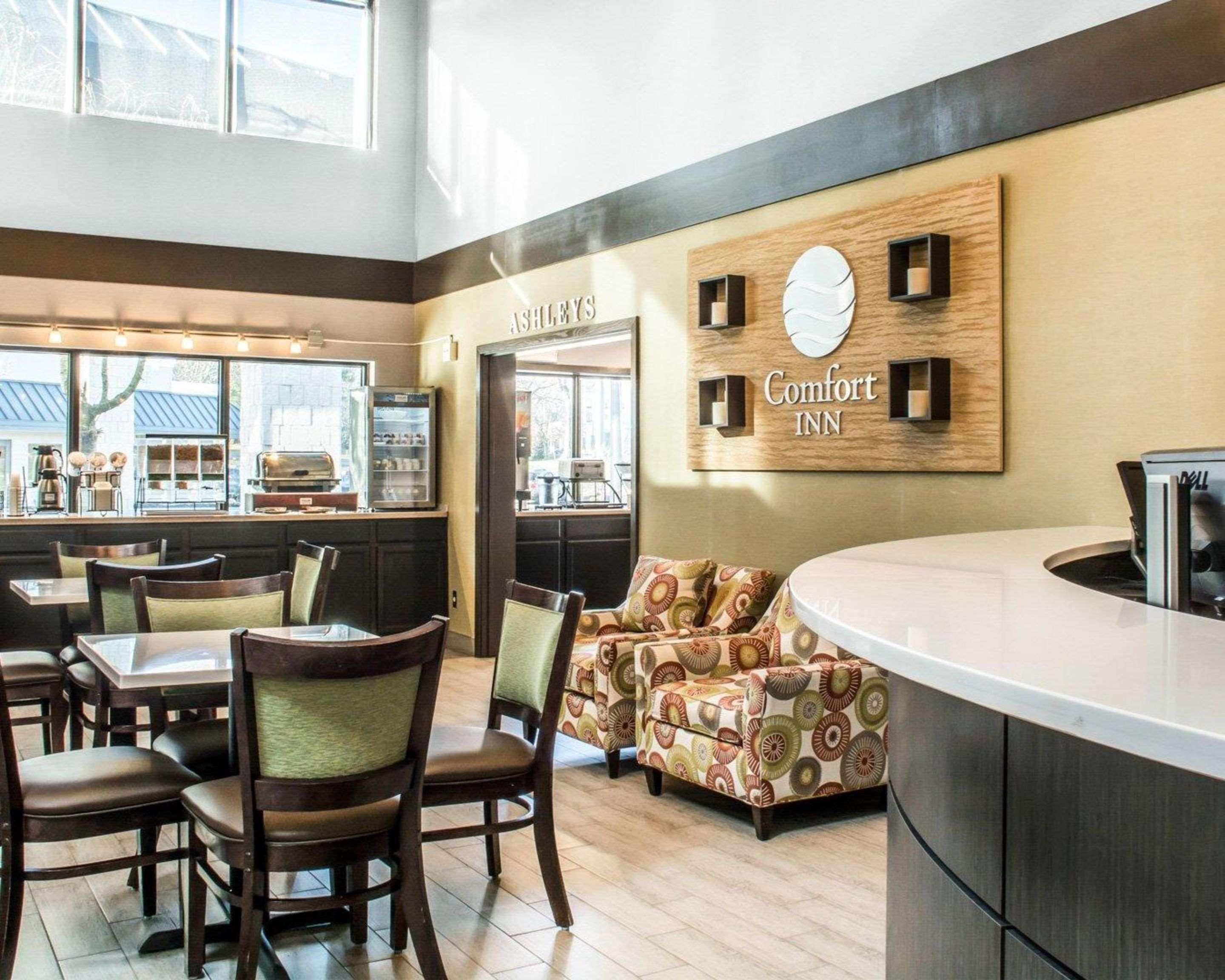 Clarion Pointe Jamestown - Falconer Luaran gambar