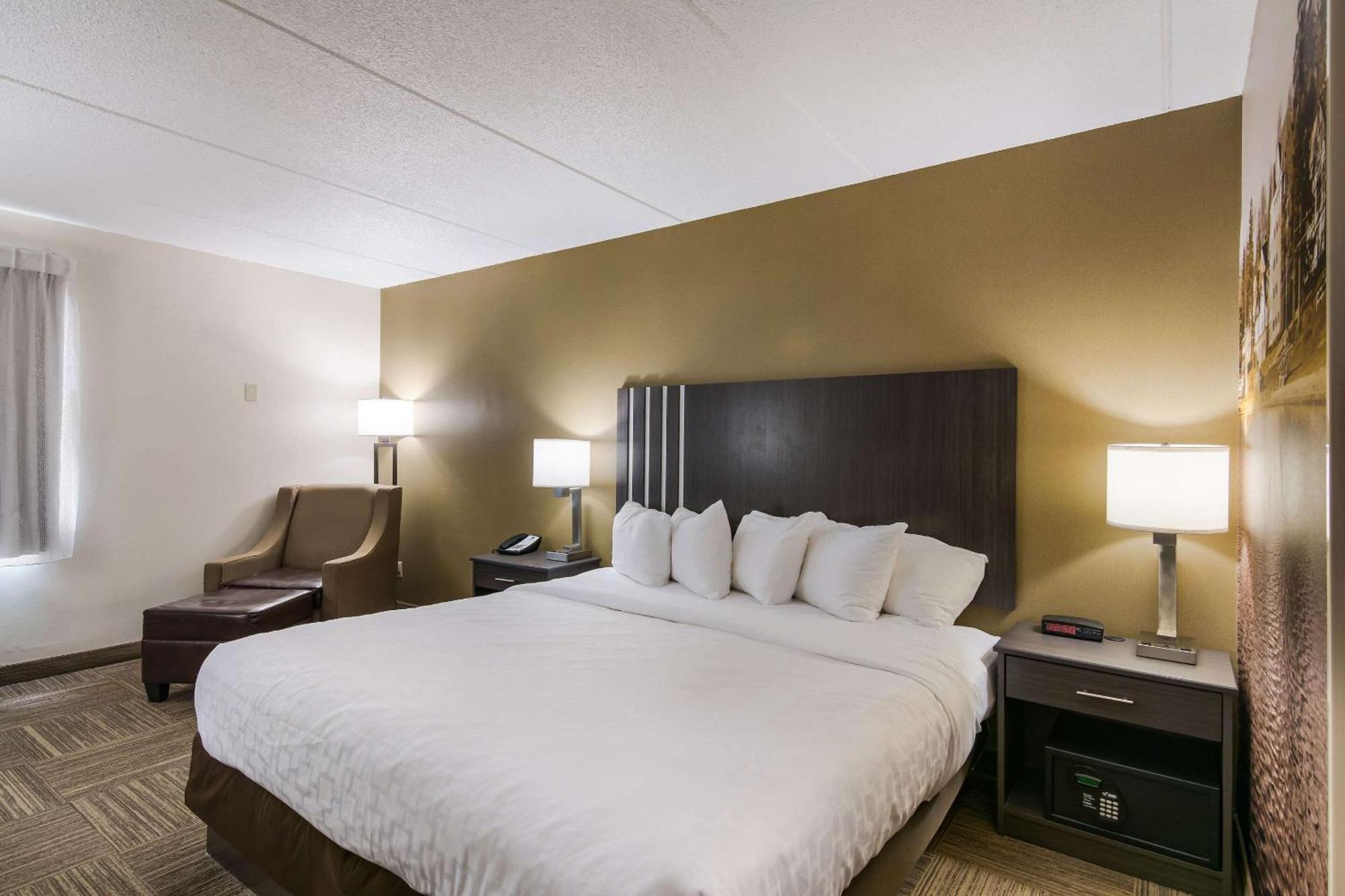 Clarion Pointe Jamestown - Falconer Luaran gambar